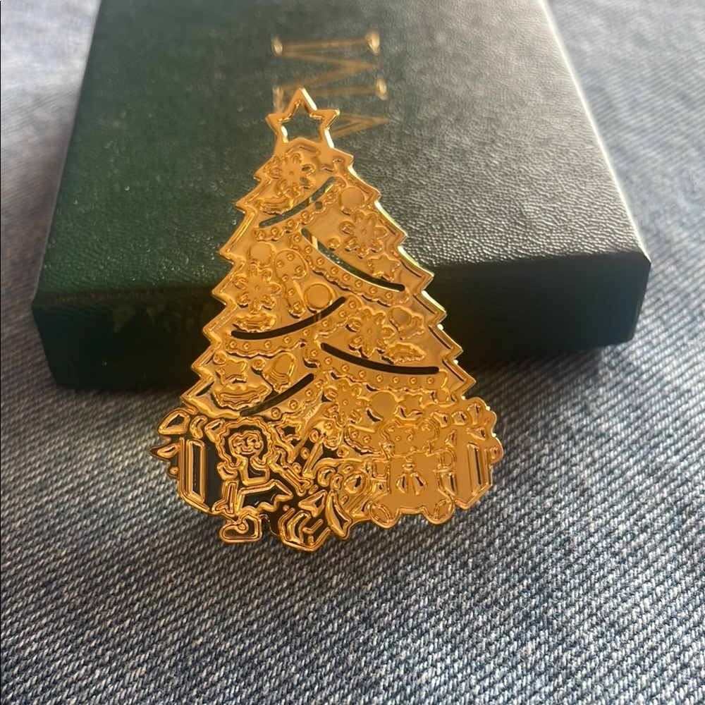 Gold Christmas Tree Brooch